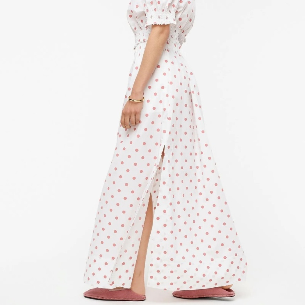 Puff-sleeve smocked top in‎ white rose dot
And skirt